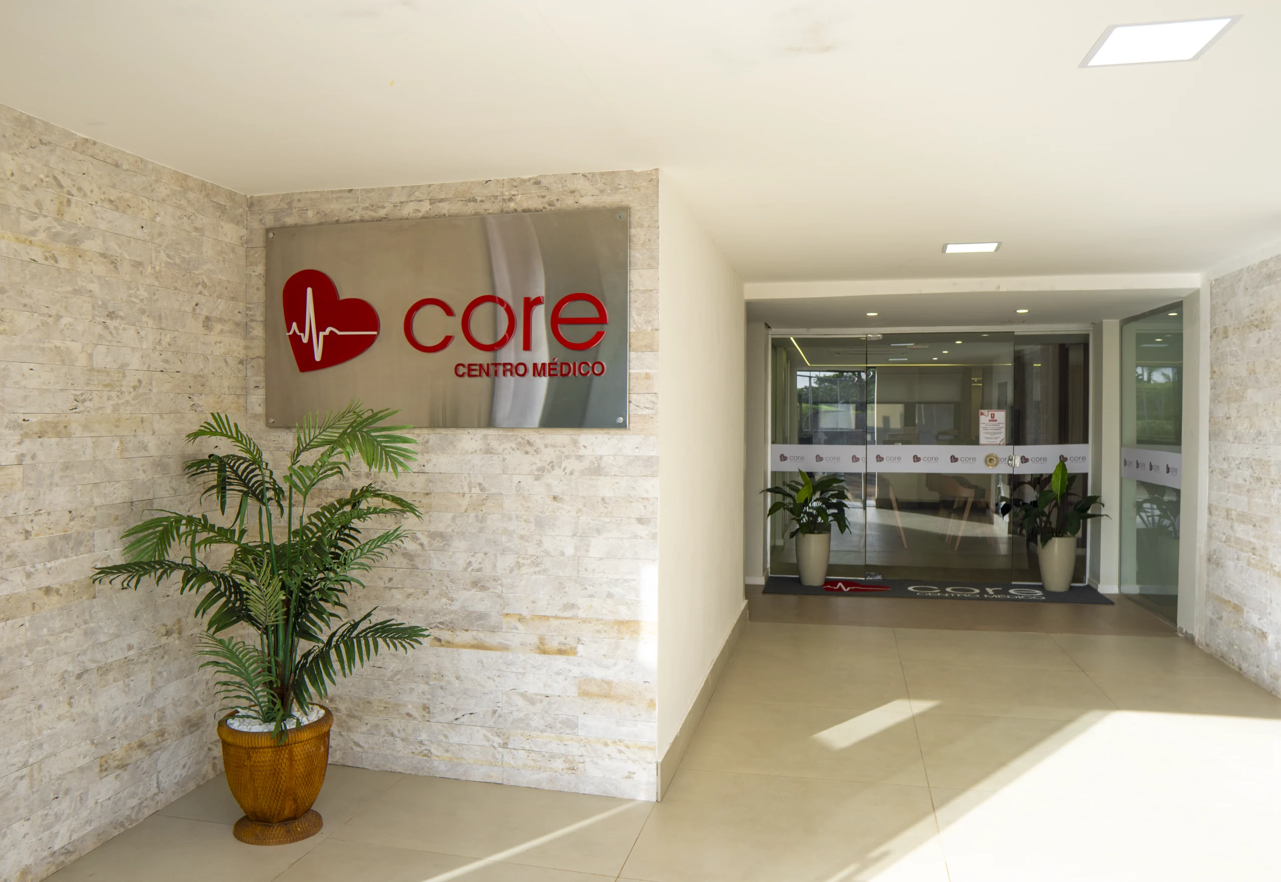 Fachada Core Centro M&eacute;dico